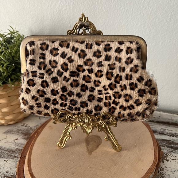 Unique Vintage Handbags - Vintage Hair on Hide Leather Leopard Animal Print Kiss Lock Clutch Handbag Purse